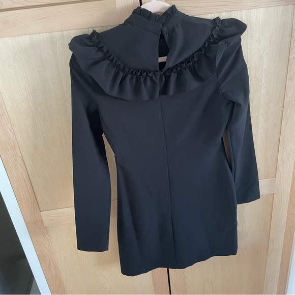 Stylish H&M LITTLE BLACK DRESS! - Picture 5 of 10